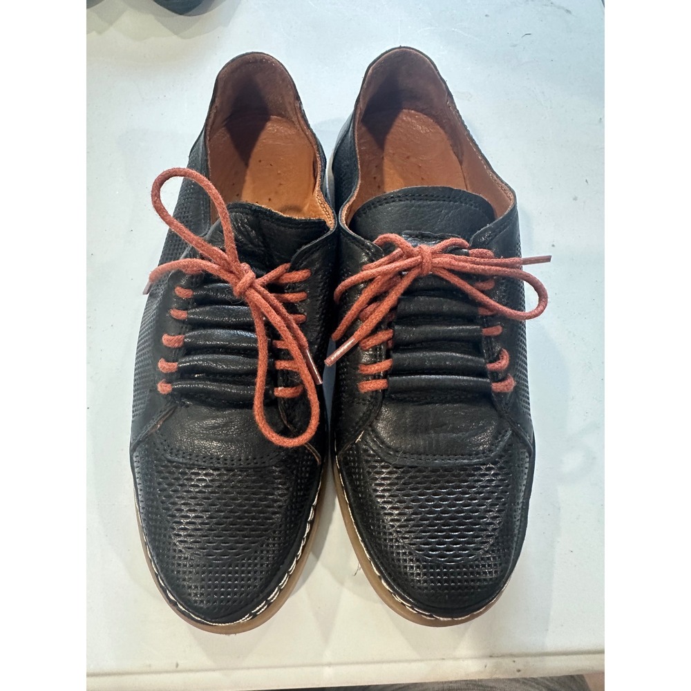 GC Shoes Cools 21 Black Textured Leather Lace Up Sneakers Gum Sole EU 36